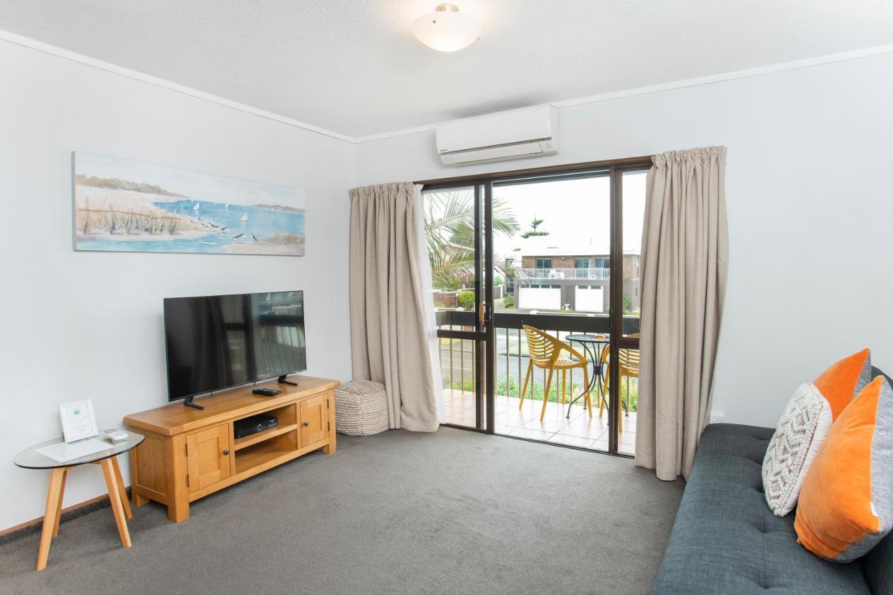 Waikanae Beach Motel Гисборн Экстерьер фото