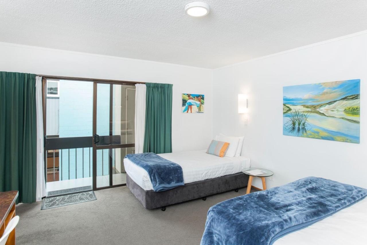 Waikanae Beach Motel Гисборн Экстерьер фото