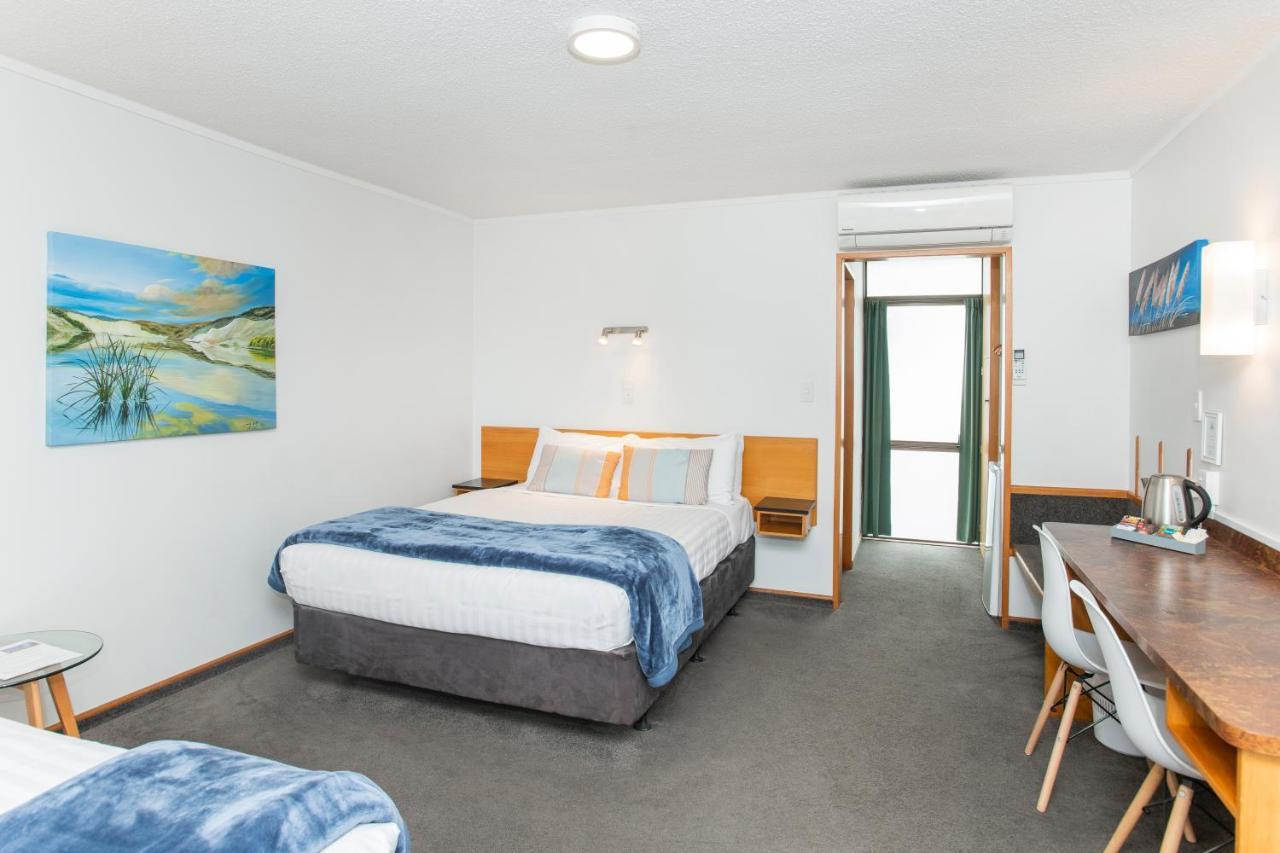 Waikanae Beach Motel Гисборн Экстерьер фото