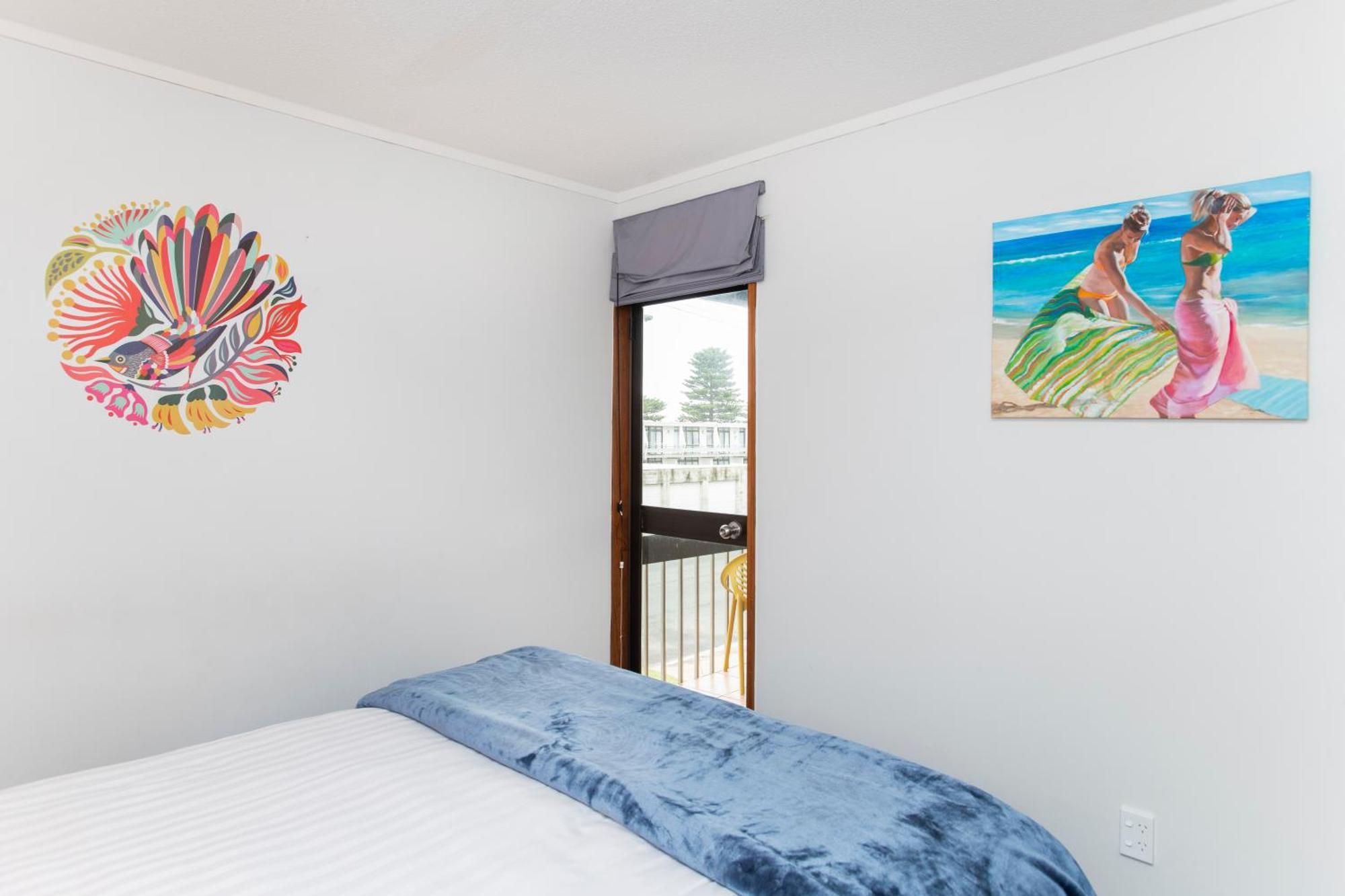 Waikanae Beach Motel Гисборн Экстерьер фото