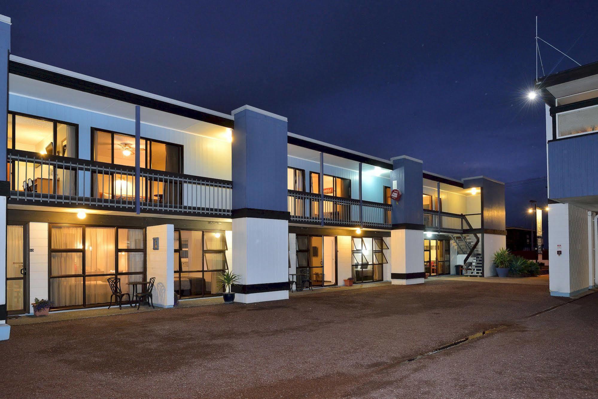 Waikanae Beach Motel Гисборн Экстерьер фото